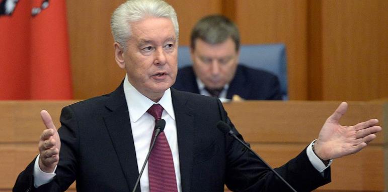 Кметът на Москва пусна руската столица в отпуск